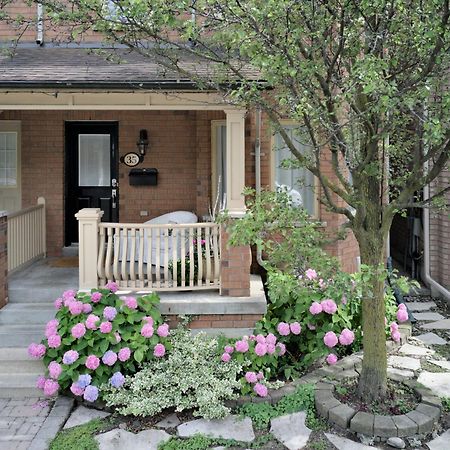 Welcome Home! Acores Bed & Breakfast Торонто Екстериор снимка