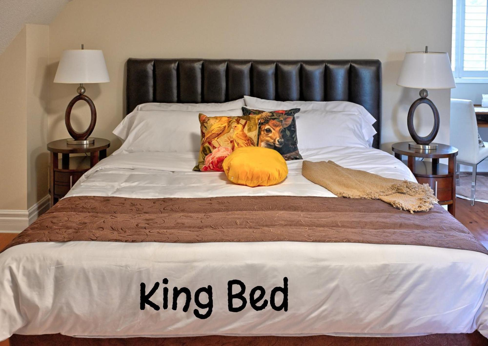 Welcome Home! Acores Bed & Breakfast Торонто Стая снимка