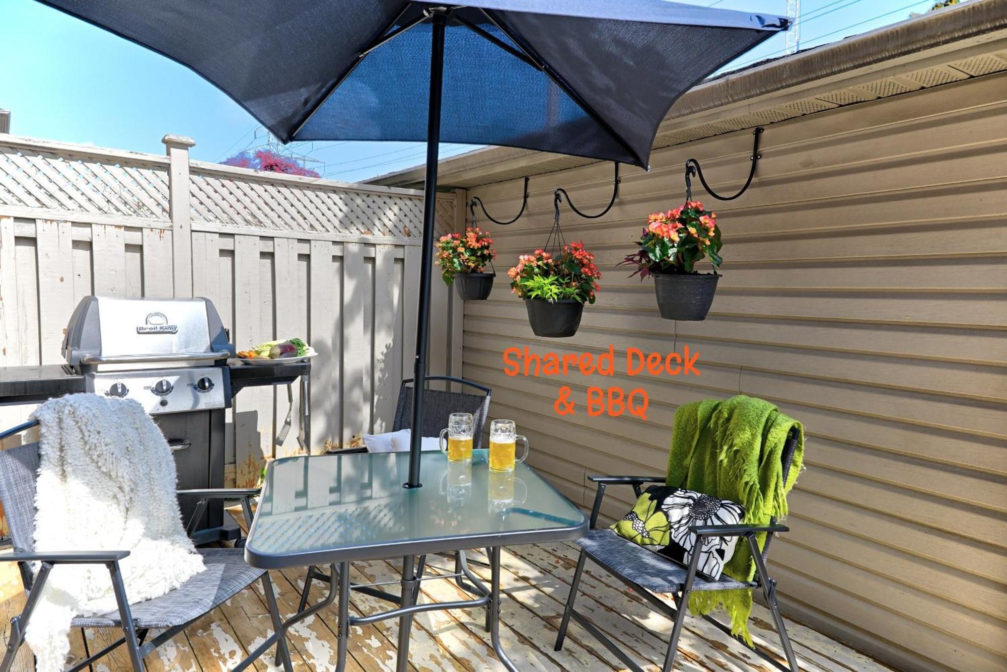 Welcome Home! Acores Bed & Breakfast Торонто Екстериор снимка
